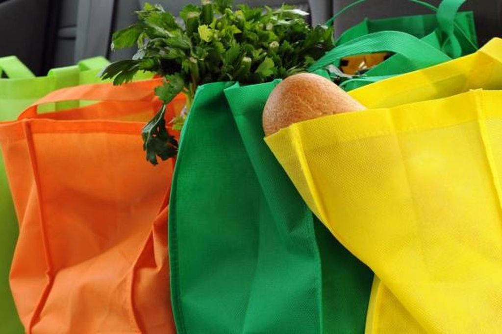 Kantong Kain Katanya Ngurangin Sampah Plastik, Tapi Jadi Masalah Baru di Ojek Makanan&nbsp;Online